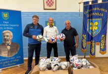 Ličko-senjska županija donirala nogometne lopte za klubove s područja županije