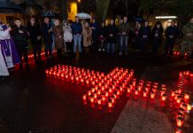 Gospić uz svjetlost svijeća odao počast herojima Vukovara i Škabrnje