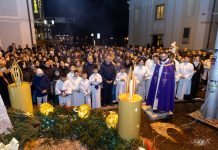 U Gospiću upaljena prva adventska svijeća