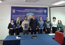 U Policijskoj upravi ličko-senjskoj organizirana svečana prisega osoba koje su primljene u hrvatsko državljanstvo