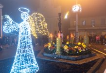 Treća adventska svijeća zapaljena u Gospiću uz poruku radosti i ljubavi