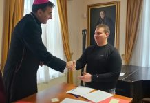 Biskup Medo dodijelio 15 stipendija učenicima Gospićko-senjske biskupije