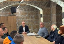 Uručeni čekovi za nabavu sportske opreme sportskim udrugama i savezima s područja Ličko-senjske županije