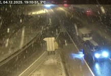 Zbog snijega u Lici zabranjen je promet za dio vozača