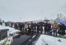 Grad Gospić i stranka LiPO dostojanstveno su obilježili obljetnicu smrti Milana Kolića, dugogodišnjeg gradonačelnika Grada Gospića i župana Ličko-senjske županije