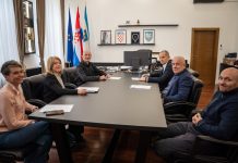 Župan Petry potpisao ugovore za Programe javnih potreba u sportu za 2026. godinu